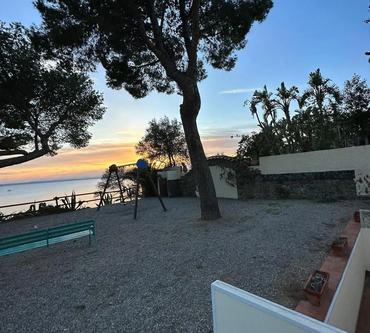 רוזס Apart En Almadraba Vista Al Mar Inmo Asesoria El Akel